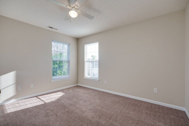 Building Photo - 3594 Armada Dr