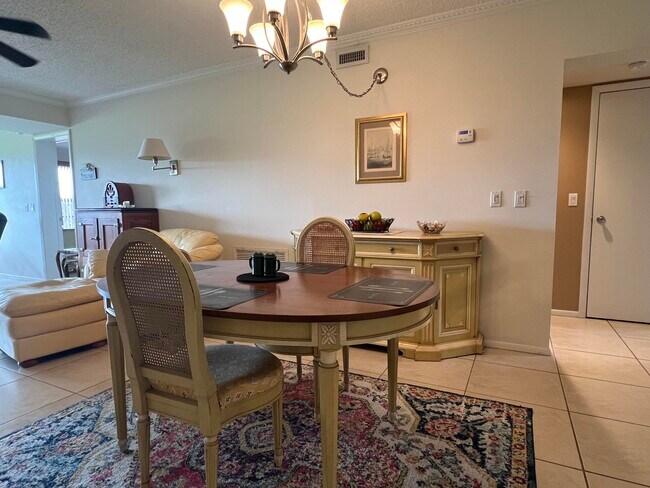 Building Photo - 32 Plantation Dr