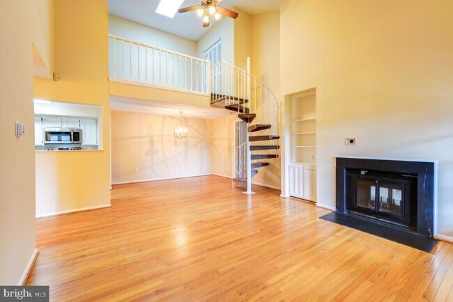 Building Photo - 20649 Shadyside Way