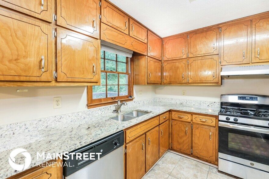 Building Photo - 145 Cowan Dr