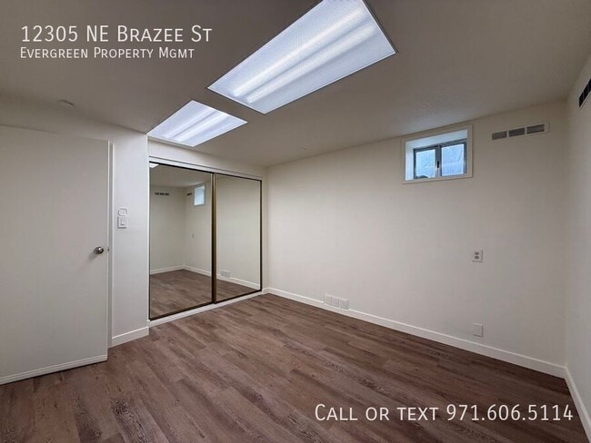 Building Photo - 12305 NE Brazee St