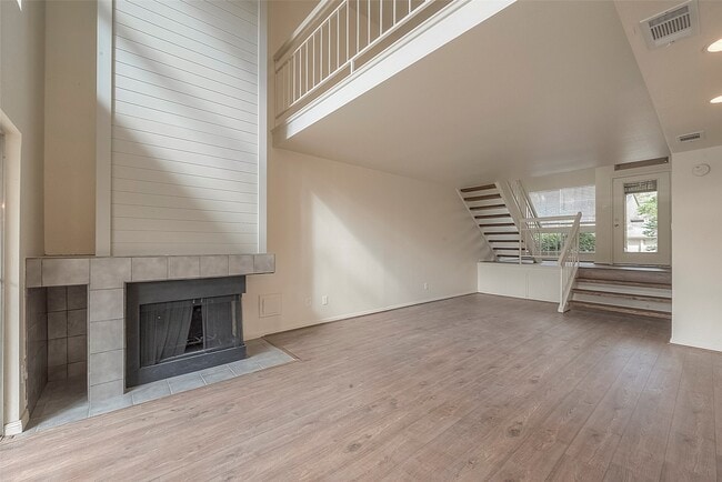 Building Photo - 13 Lakeridge Dr