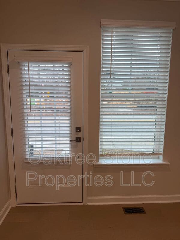 Building Photo - 1973 Hollywood Rd