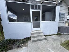 Building Photo - 620 5th Ave W