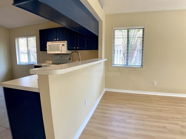 Building Photo - 295 Morning Glory Dr