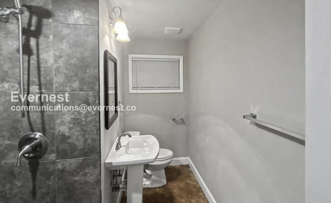 Building Photo - 244 E Haven Dr