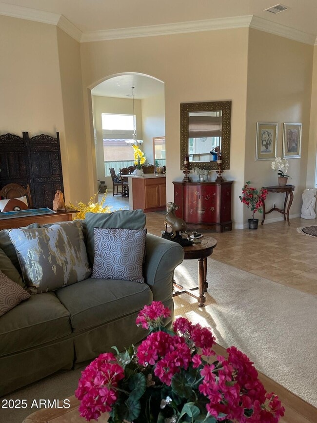 Building Photo - 5715 E la Privada Dr