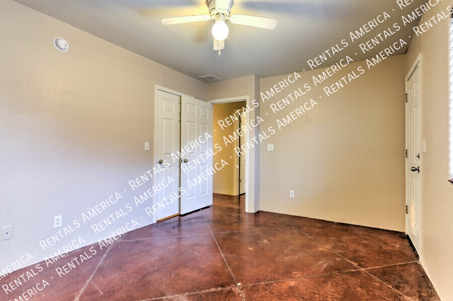 Building Photo - 441 E Geronimo Bluff Loop