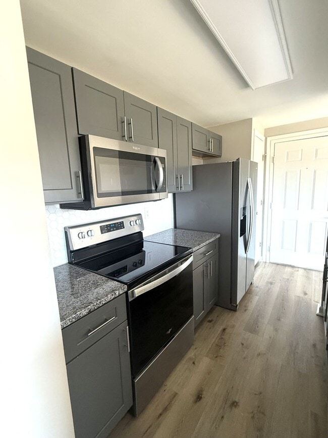 Building Photo - 3 BEDROOM CONDO. Walking Distance to University of NC-Charlotte