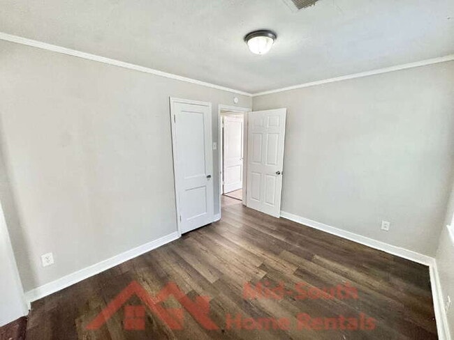 Building Photo - 2736 Dunn Ave