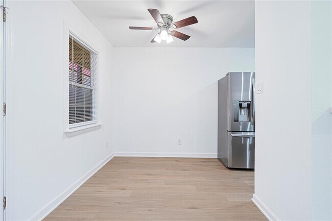 Building Photo - 5718 Eskridge St
