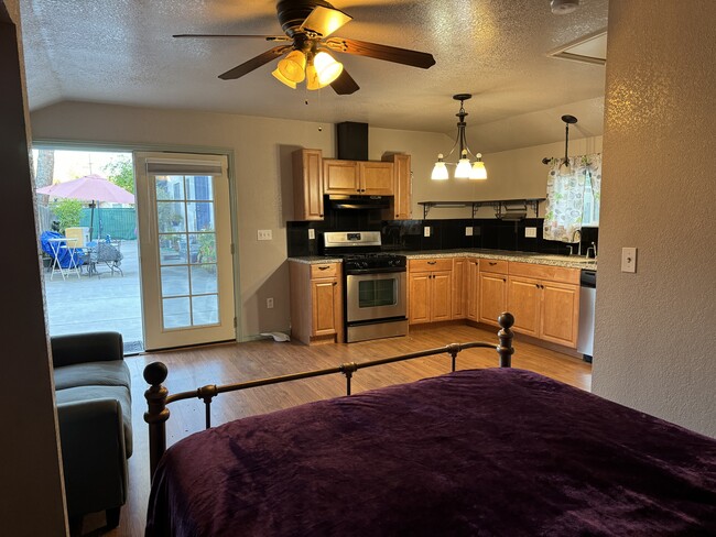 Building Photo - 555 E Simpson Ave