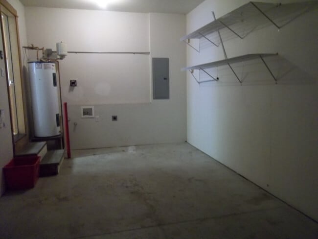 Building Photo - 1760 NE Lotus Dr