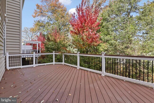 Building Photo - 42824 Edgegrove Heights Terrace