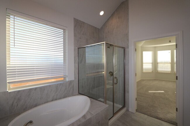 Building Photo - $500 OFF 1 MO RENT!!-Bigger and Better than the rest!