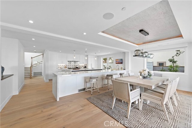 Building Photo - 450 Cliff Dr