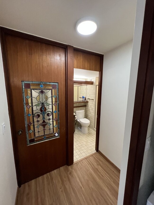 Building Photo - 1521 Punahou St