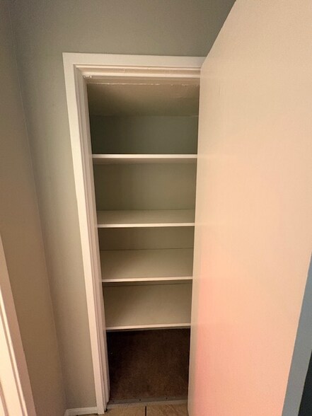 Building Photo - 303 Lee St