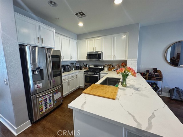 Building Photo - 10522 Poinsettia Ln