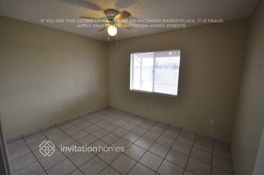 Building Photo - 9503 W Las Palmaritas Dr