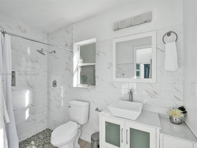 Building Photo - 4310 NW 63rd Ave