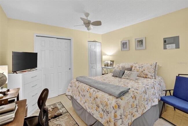 Building Photo - 202 Bedford St