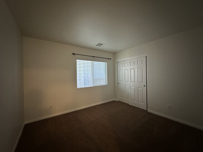 Building Photo - 6752 Philharmonic Ave