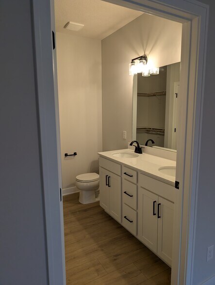Master Bathroom - 12855 S 45th Ter