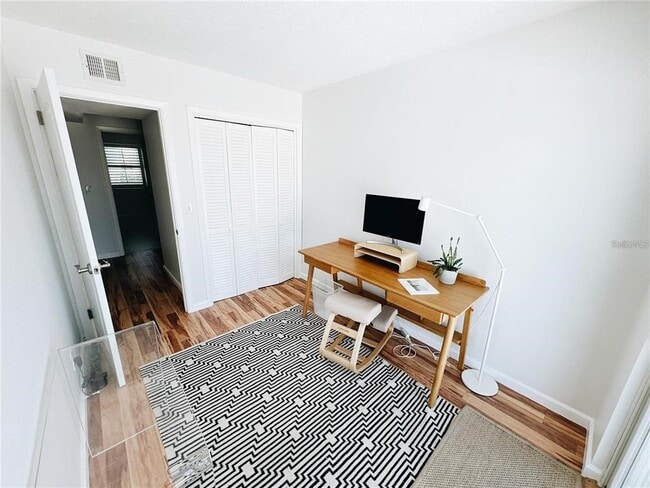 Building Photo - 212 Bunkerhill Ln