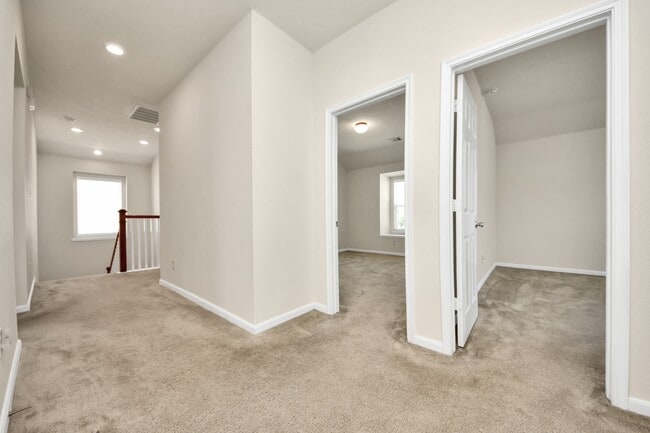 Building Photo - 24123 Adobe Ridge Ln