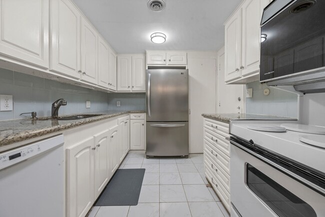 Building Photo - 642 S Ripple Creek Dr