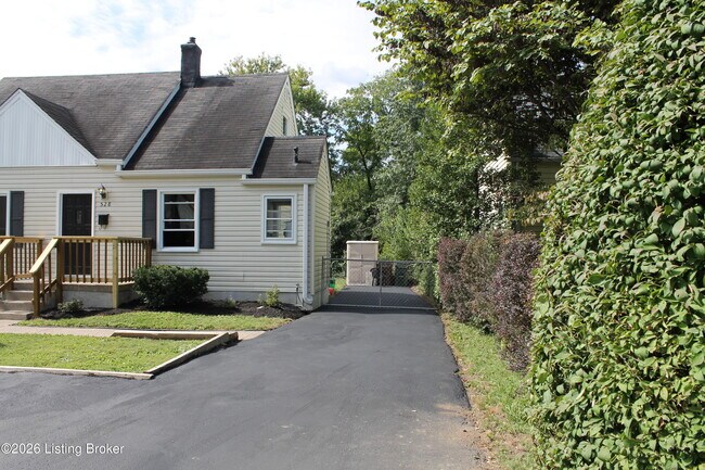 Building Photo - 528 Harris Pl