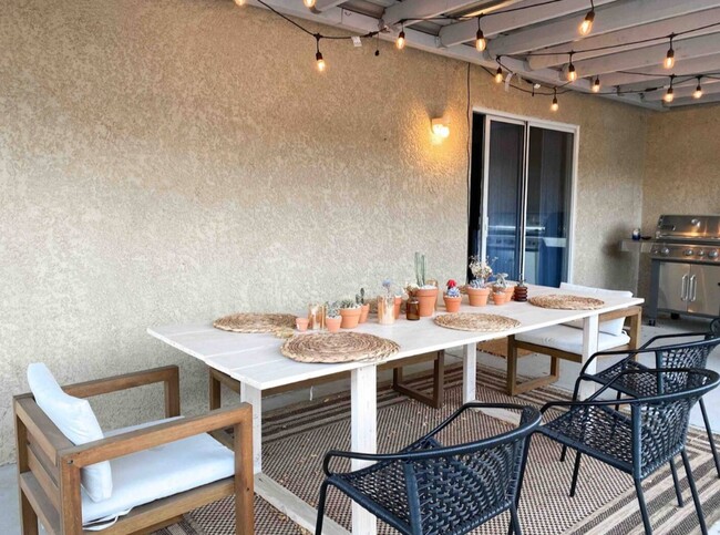 Building Photo - 475 Heritage Ln