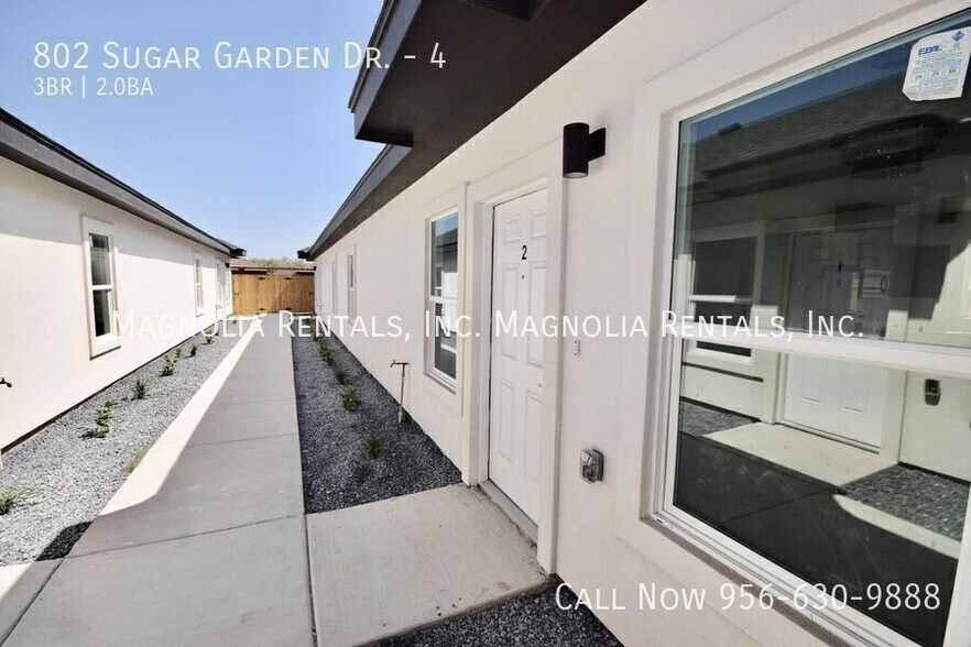 Building Photo - 802 Sugar Gdn Dr