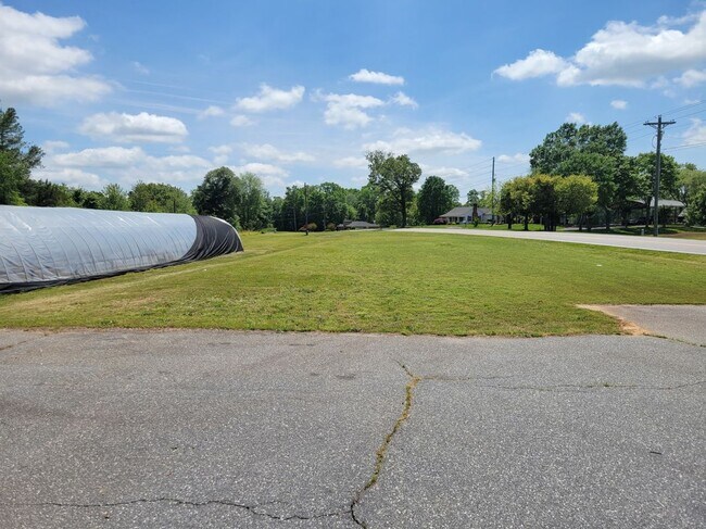 Building Photo - 4784 Grace Chapel Rd