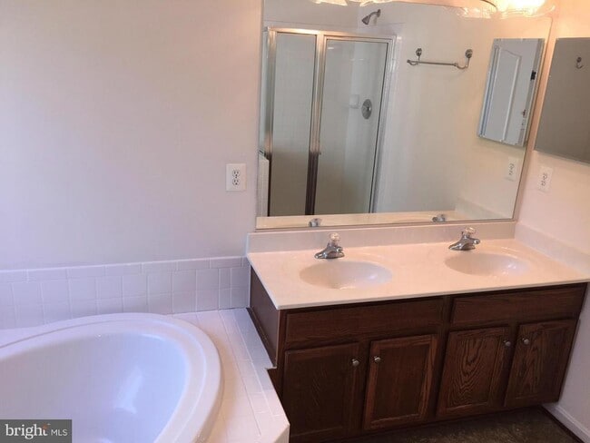 Building Photo - 115 Swearingen Way