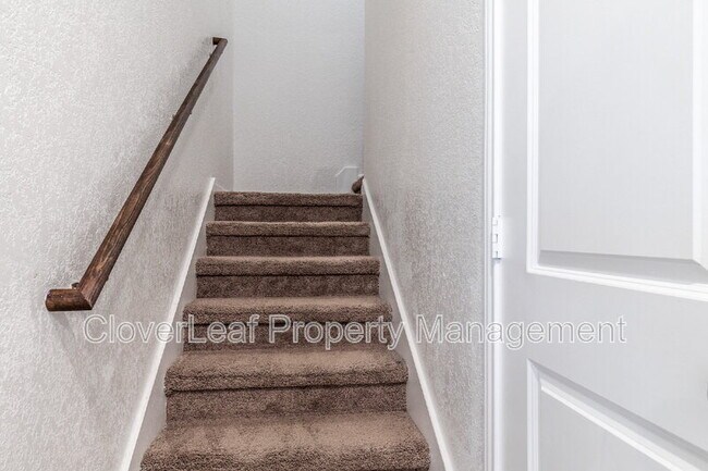 Building Photo - 422 Angel Trumpet Ct
