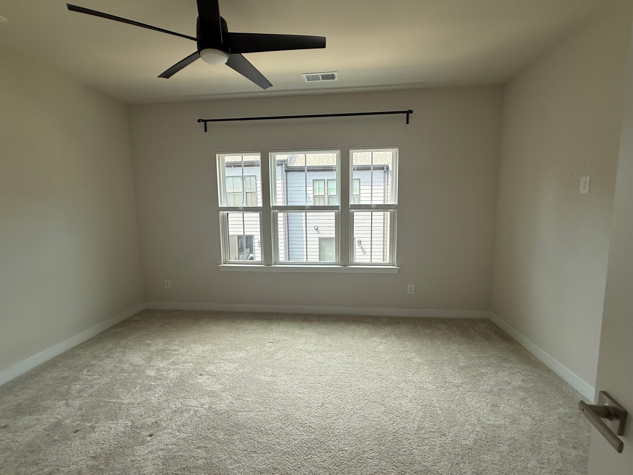 Building Photo - Room in Townhome on Tristram Ln