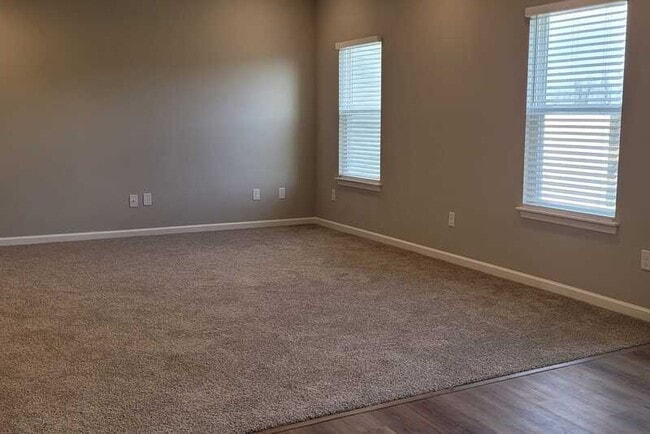 Building Photo - 3441 Alder Ave