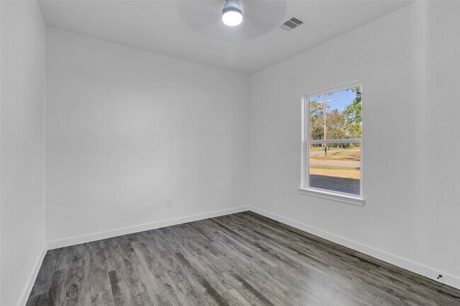 Building Photo - 401 E Martin Luther King Blvd