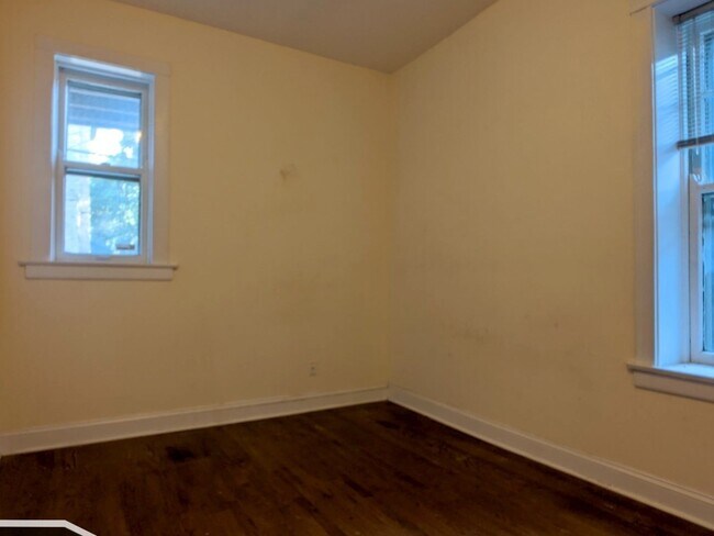 Building Photo - 2825 W Logan Blvd