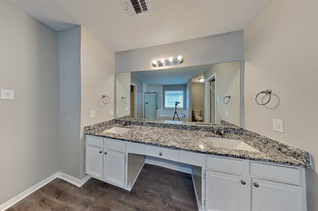 Building Photo - 22523 Willhanna Dr