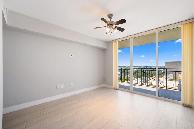 Building Photo - 610 W Las Olas Blvd