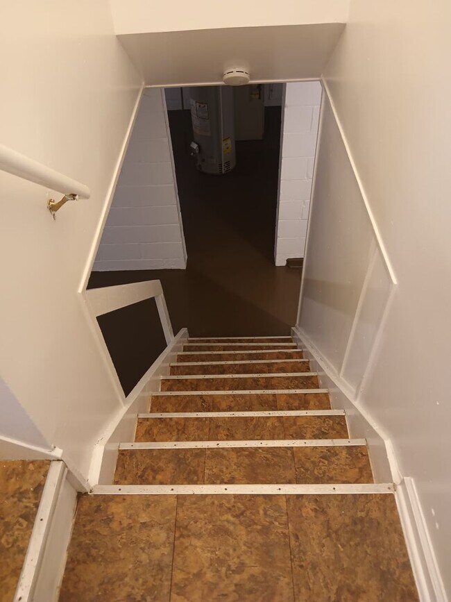 Building Photo - 2 Bedroom Section 8 Home for Lease