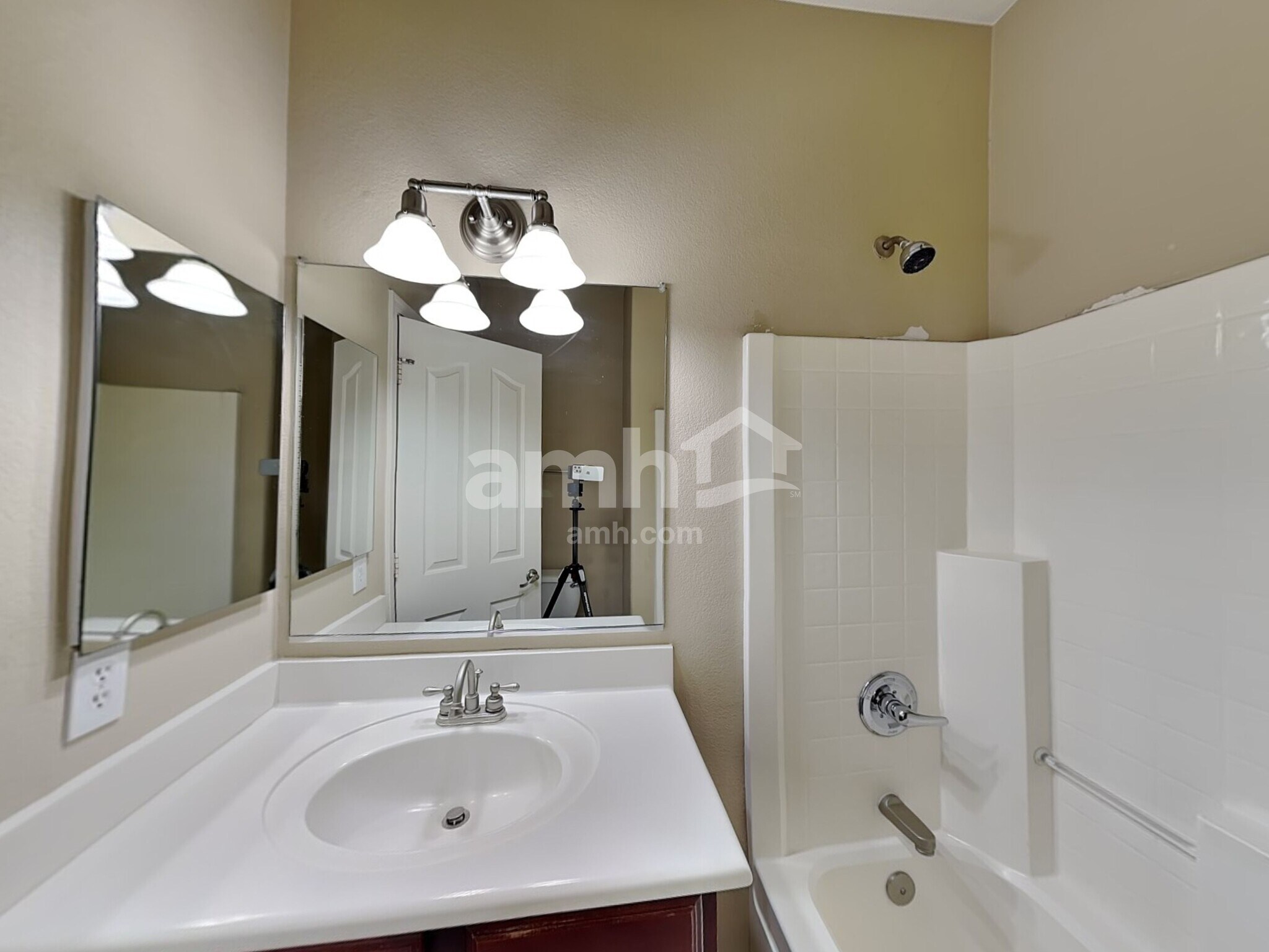 Building Photo - 4816 S 23rd Dr