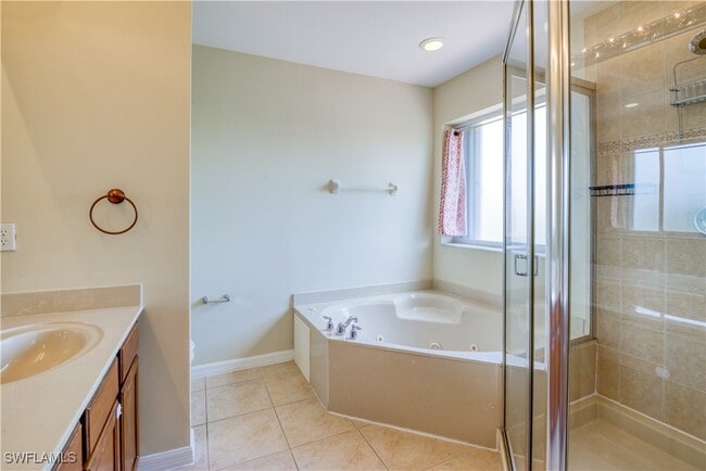 Building Photo - 9774 Roundstone Cir