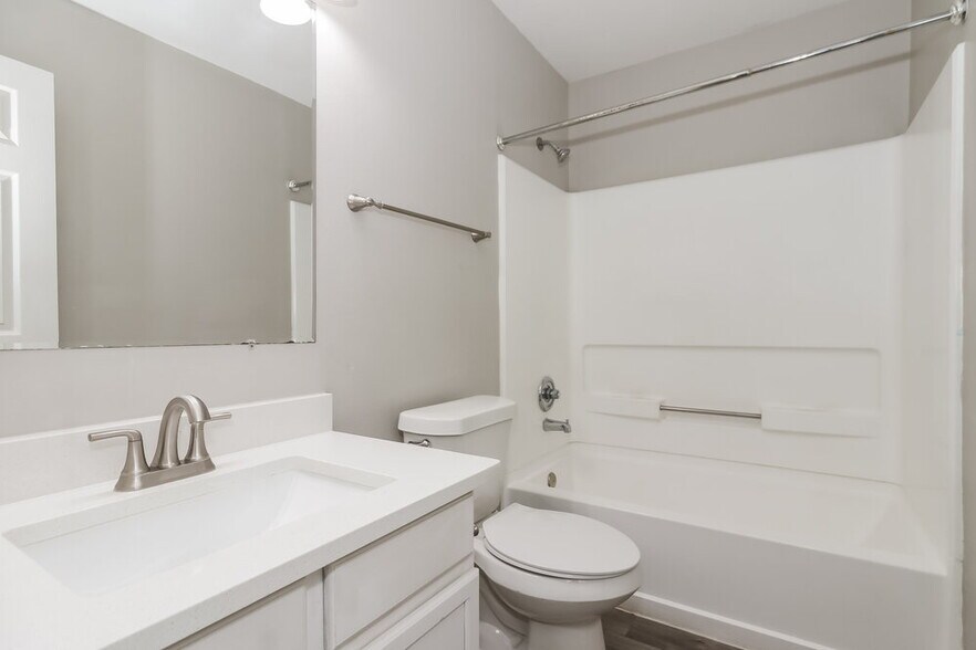 Building Photo - 3615 Rolling Springs Ln