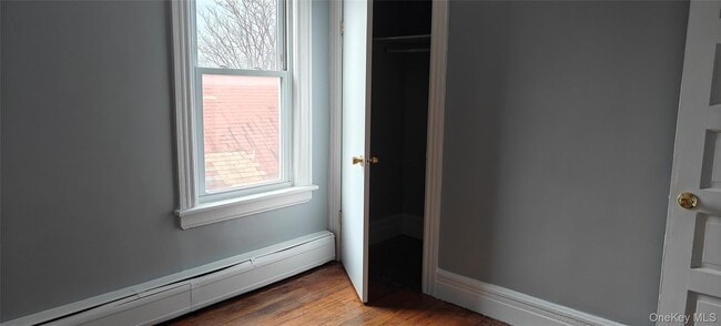 Building Photo - 104 Winnikee Ave