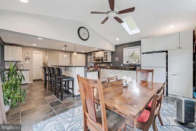 Building Photo - 12918 Framingham Ct