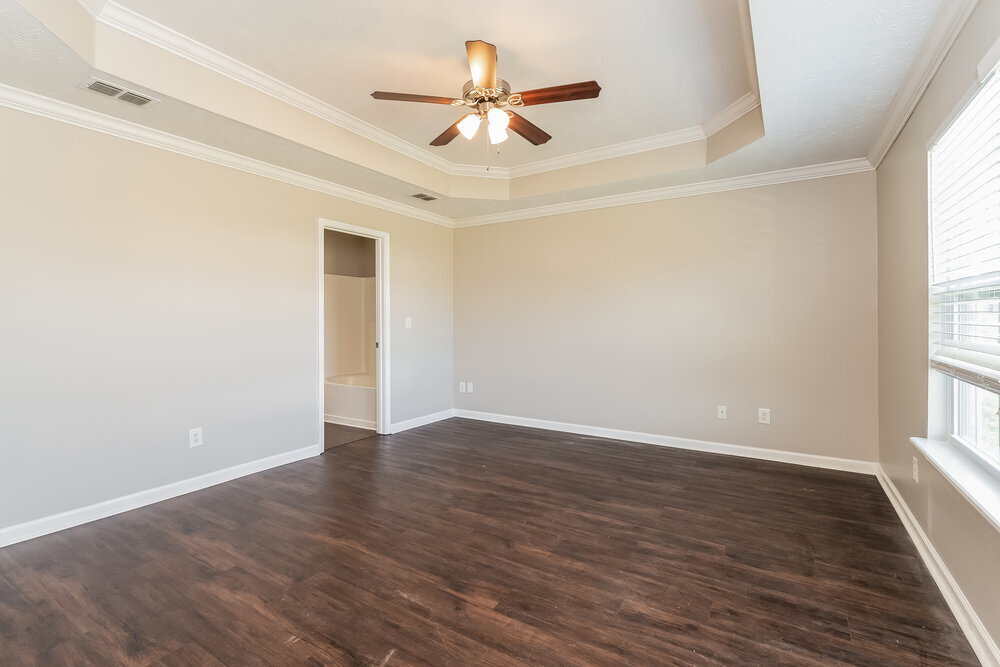 Building Photo - 1025 Lakewalk Dr